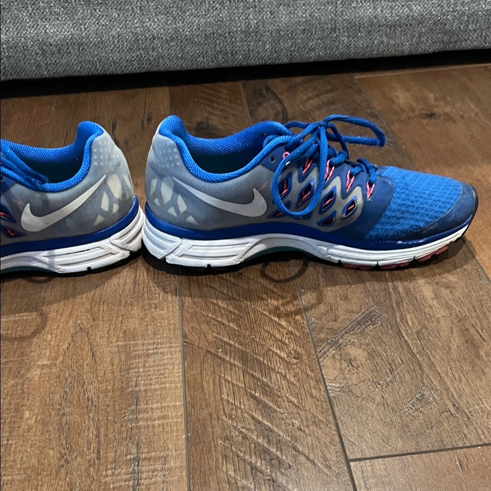 Nike Zoom Vomero Running Shoes - Blue and Pink - Picture 5 of 9